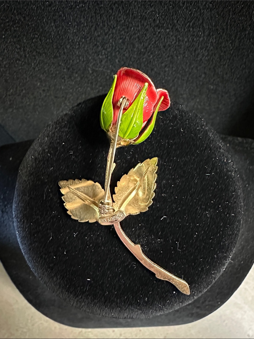 Vintage Giovanni Red Enamel Rosebud Brooch with Green Leaves - Picture 2 of 9